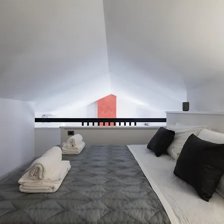 V9 Loft Luxury - 300mt Da Mare, Centro E Stazione Falconara Marittima